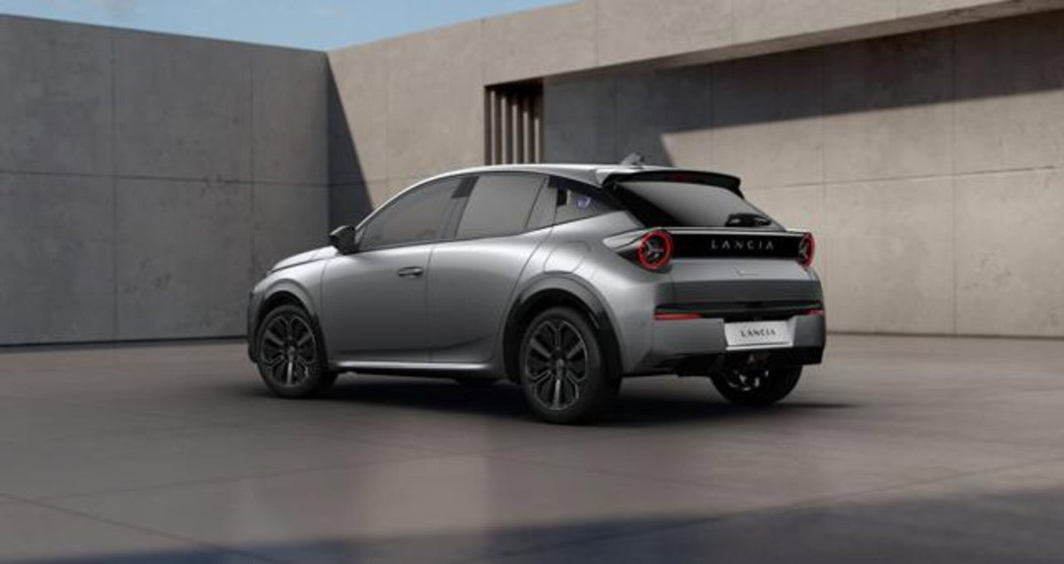 Lancia Ypsilon 1.2 mhev Edizione Limitata Cassina e-dct (3)