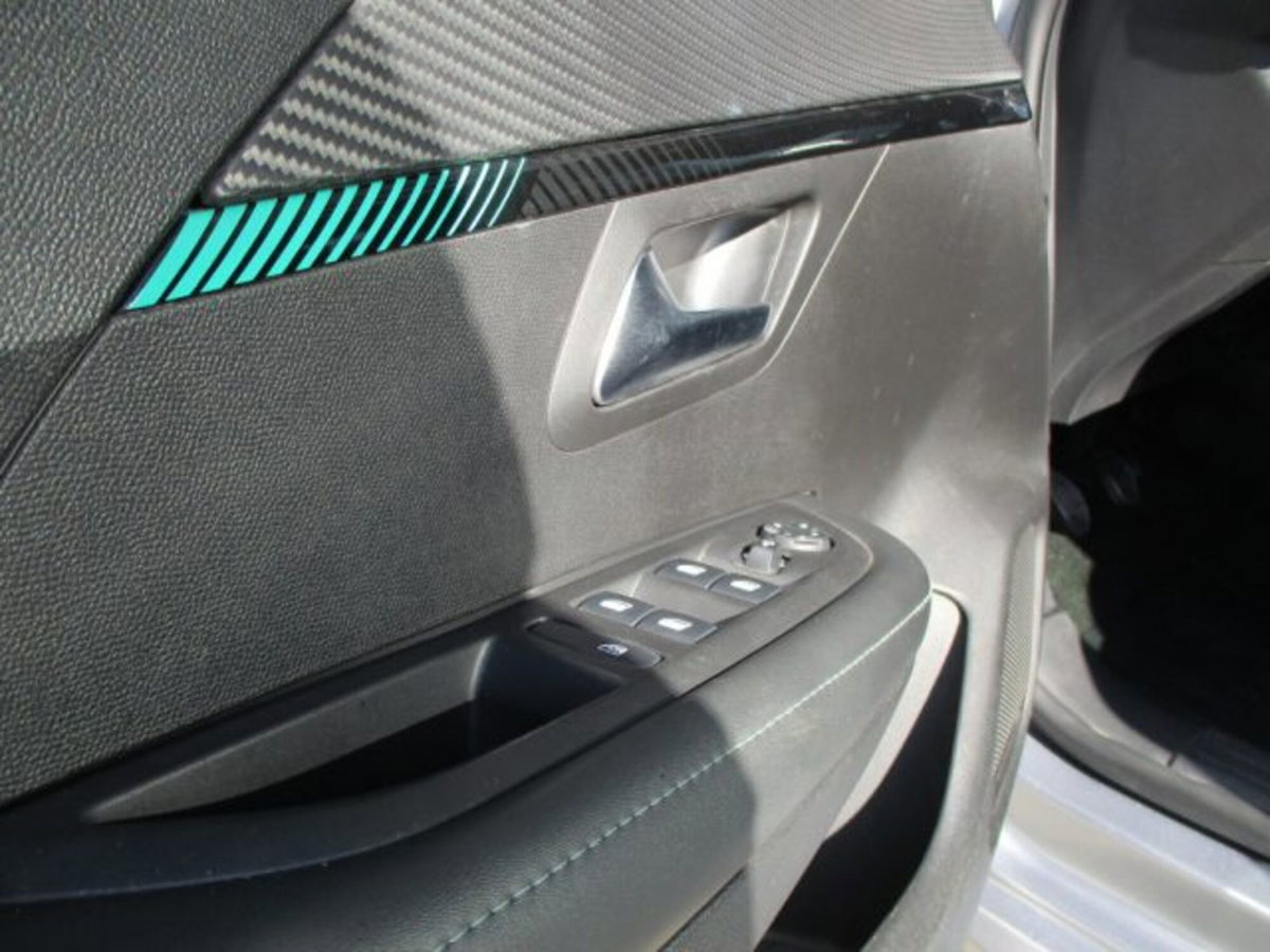 Peugeot 208 BlueHDi 100 Stop&Start 5 porte Allure Navi Pack (17)
