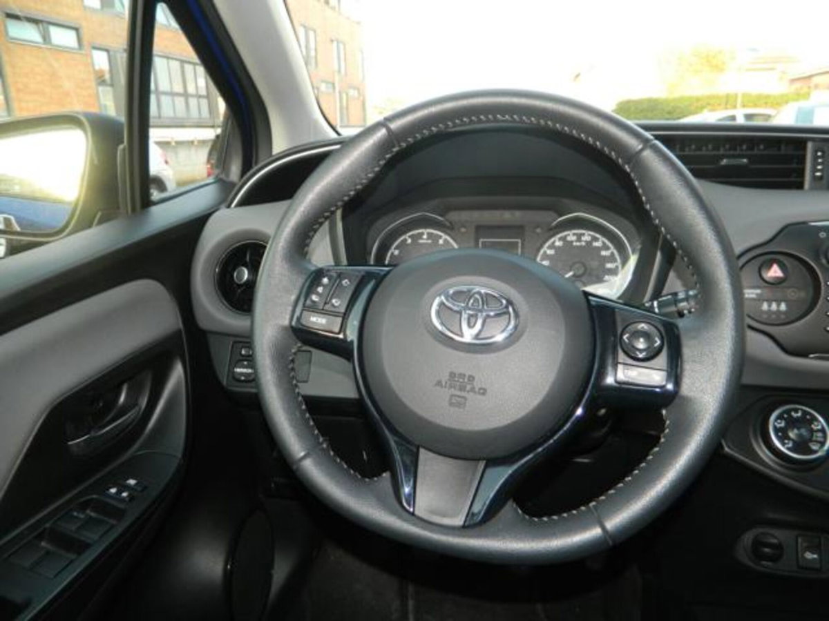 Toyota Yaris 1.0 72 CV 5 porte Active (3)