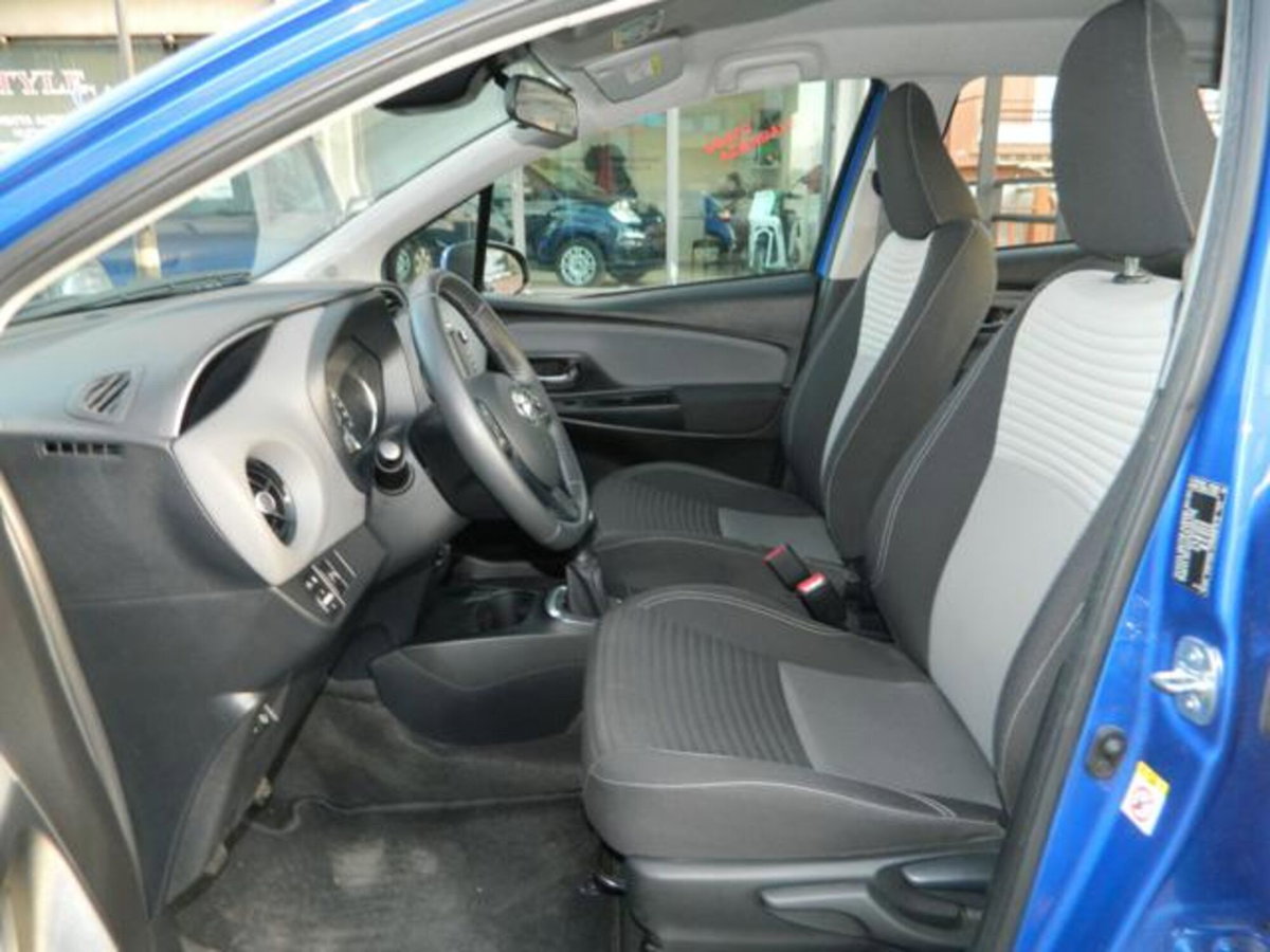 Toyota Yaris 1.0 72 CV 5 porte Active (5)