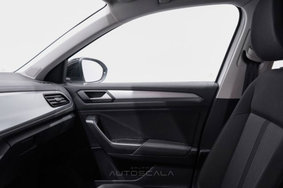 Volkswagen T-Roc 1.5 tsi Life dsg (20)