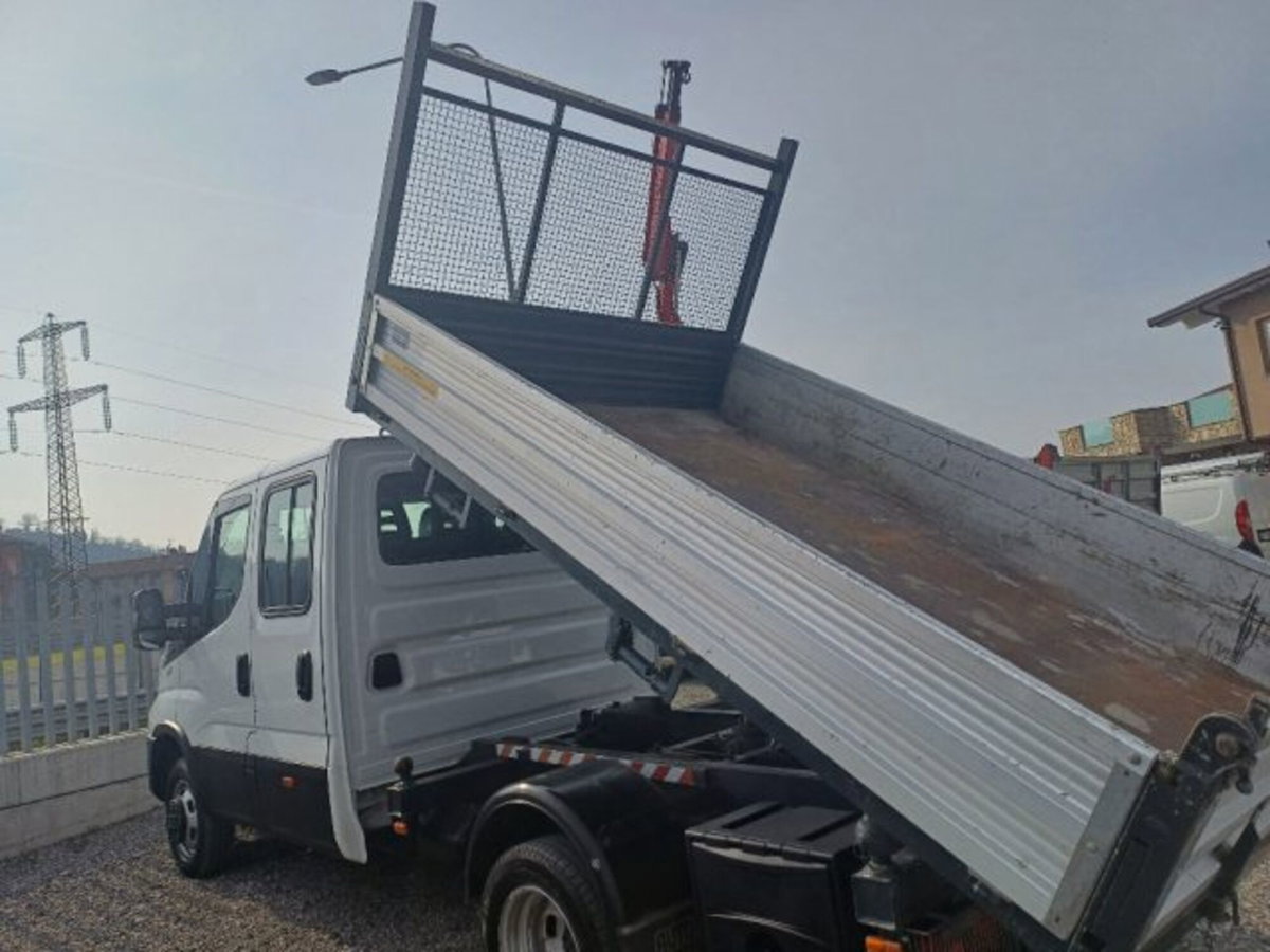 Iveco Daily Furgone 35S16HV 3.0 HPT PLM-TA Furgone (4)