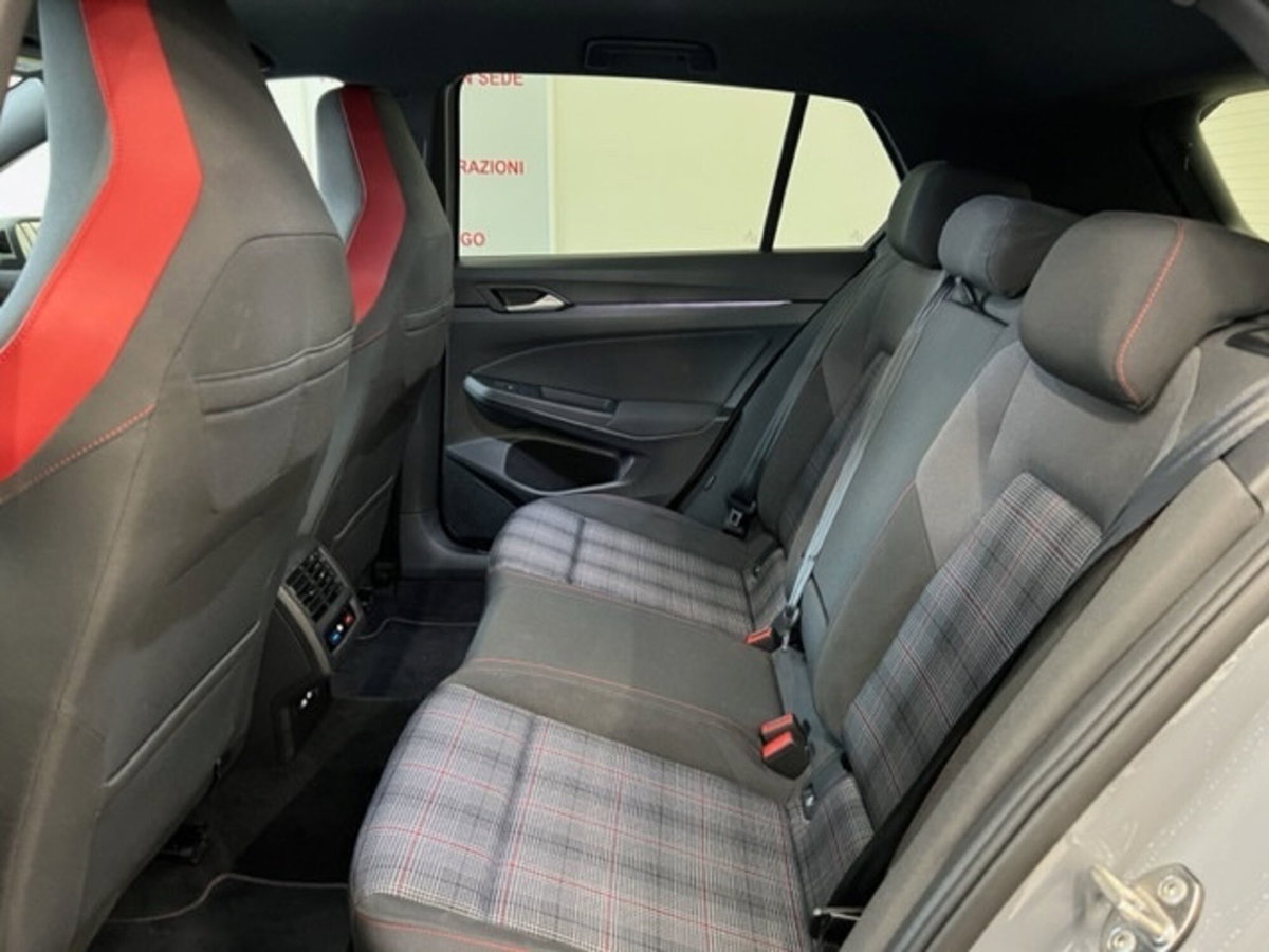 Volkswagen Golf 2.0 TSI GTI DSG (7)