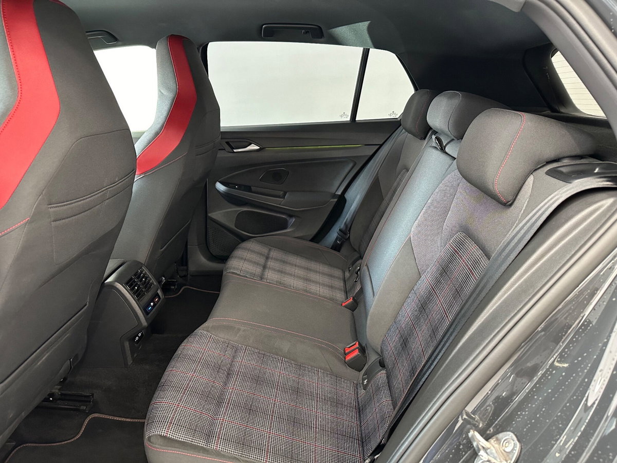 Volkswagen Golf 2.0 TSI GTI DSG (9)