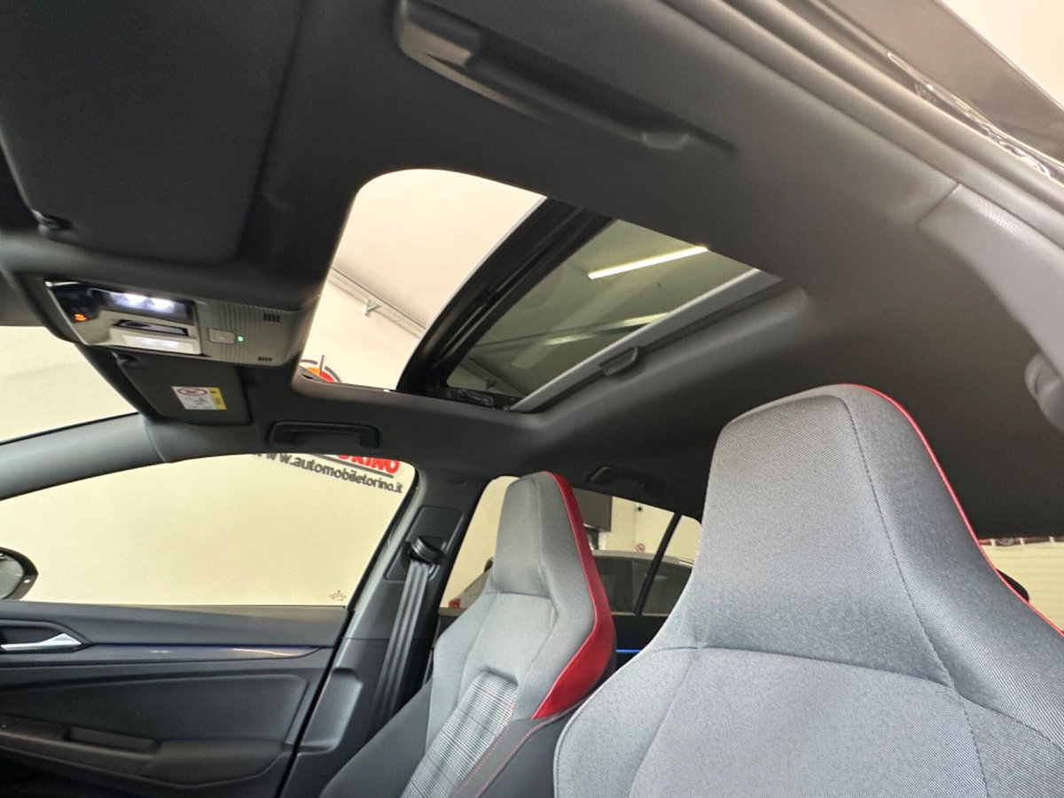 Volkswagen Golf 2.0 TSI GTI DSG (12)
