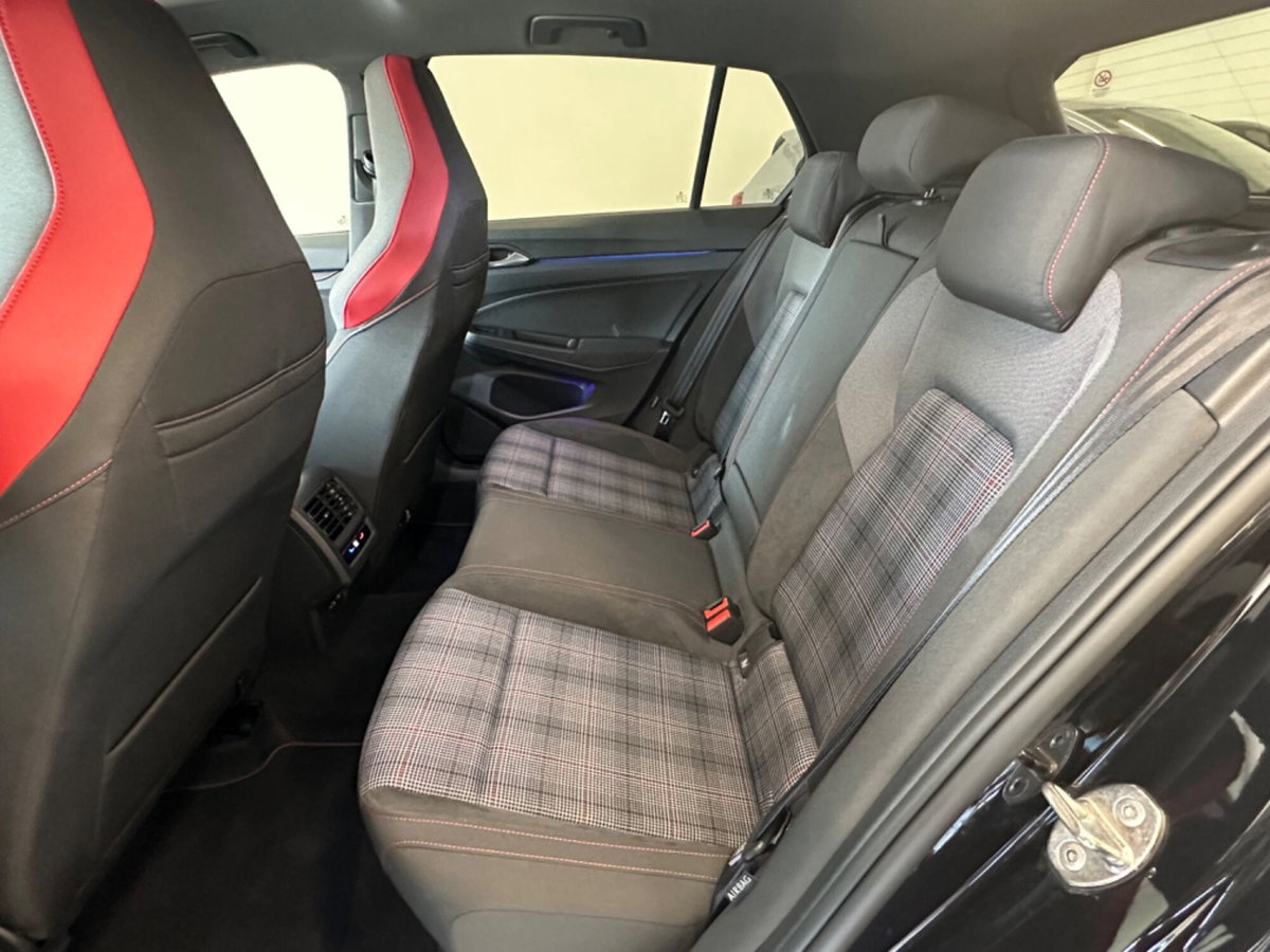 Volkswagen Golf 2.0 TSI GTI DSG (7)
