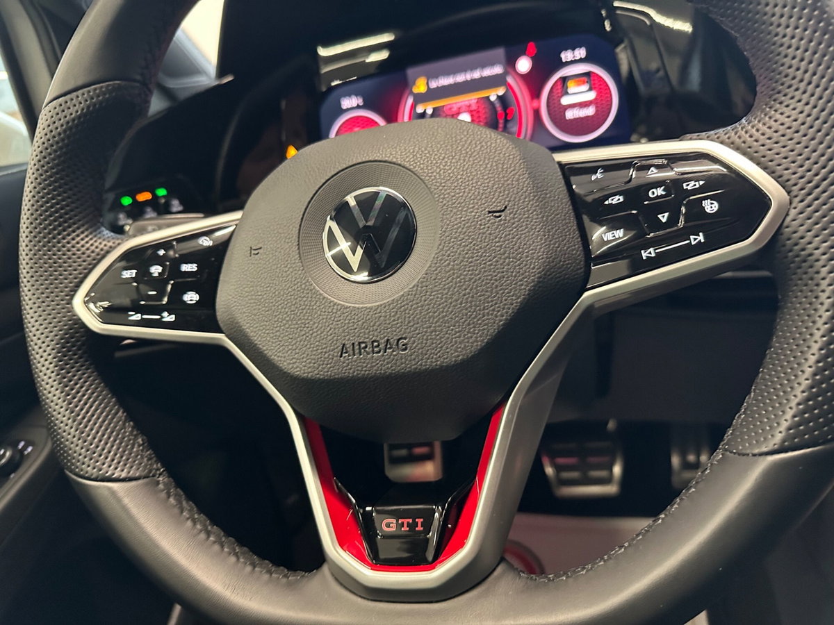 Volkswagen Golf 2.0 TSI GTI DSG (15)