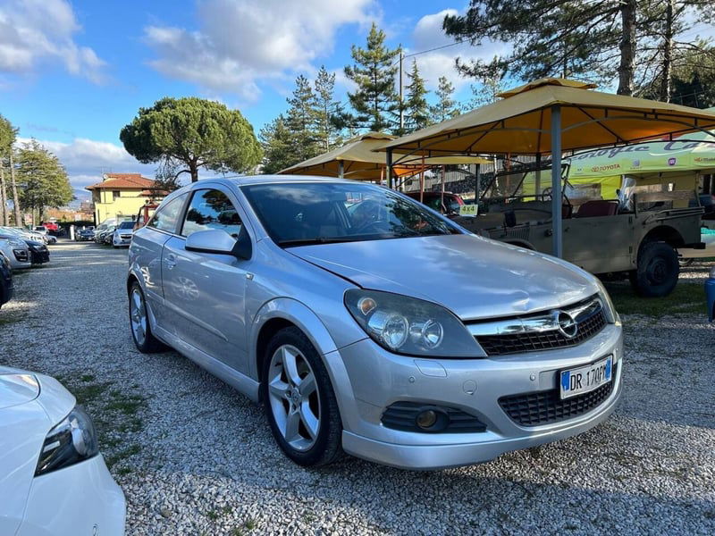 Opel Astra GTC 1.7 CDTI 125CV 3 porte Cosmo