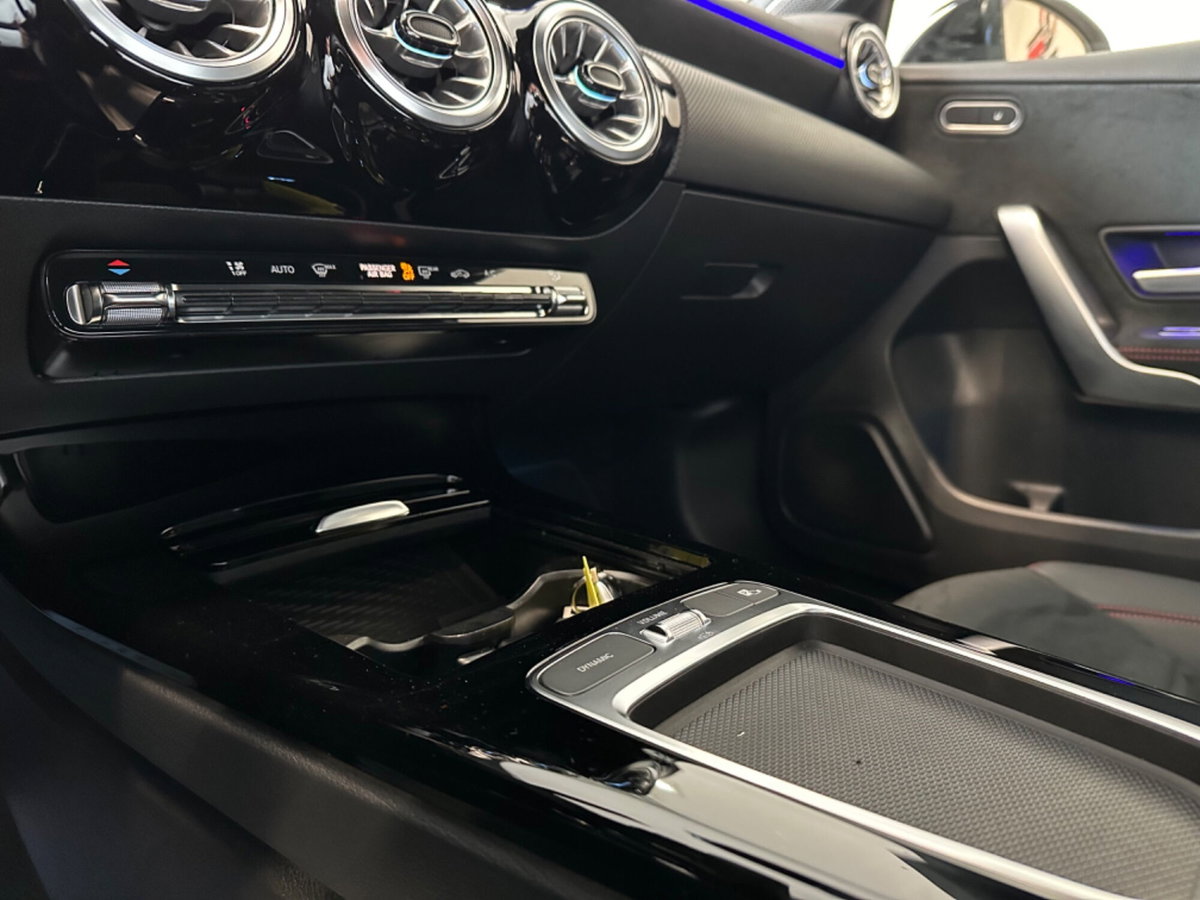 Mercedes-Benz Classe A 200 Automatic Premium (13)