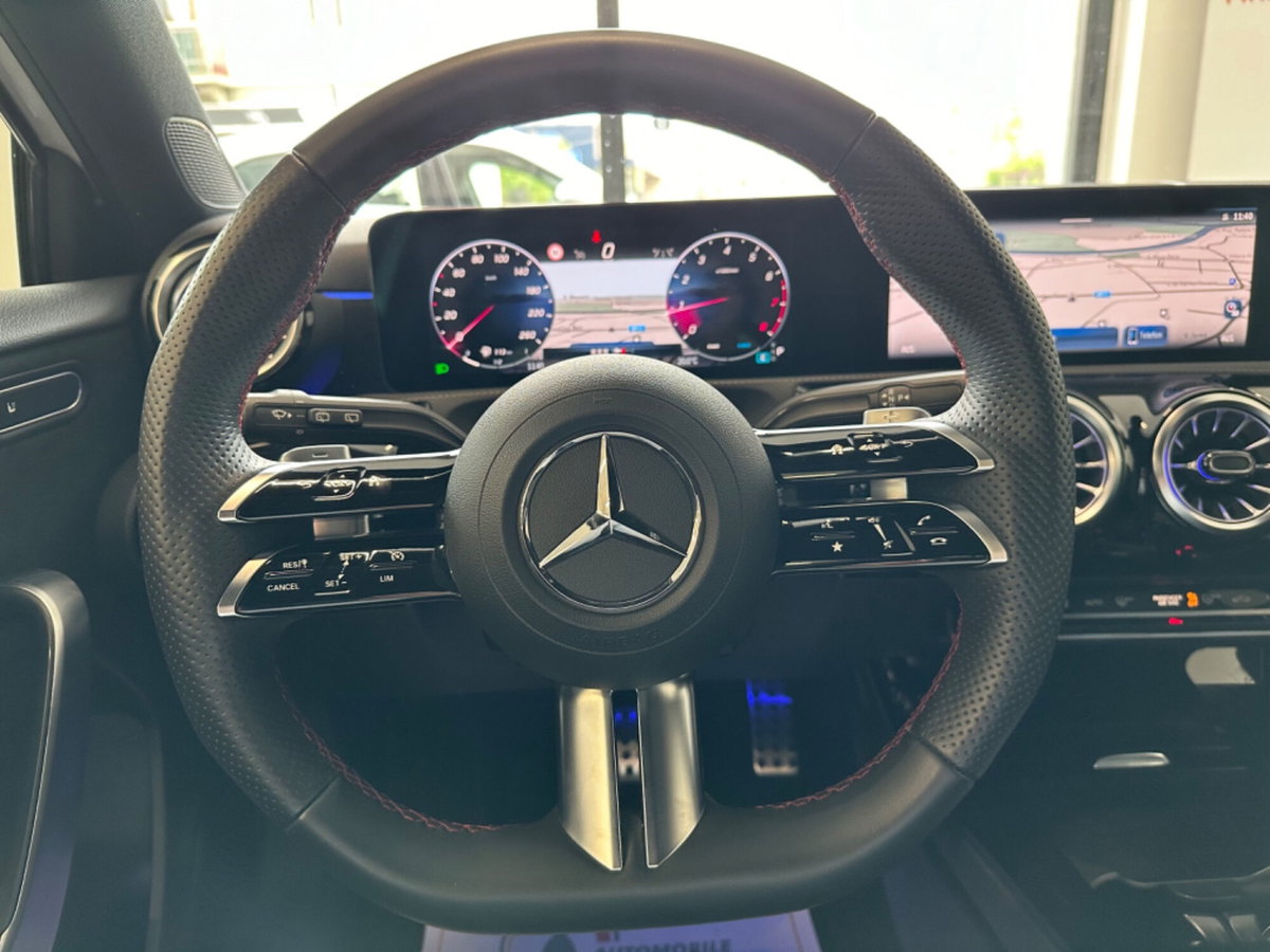 Mercedes-Benz Classe A 200 Automatic Premium (14)