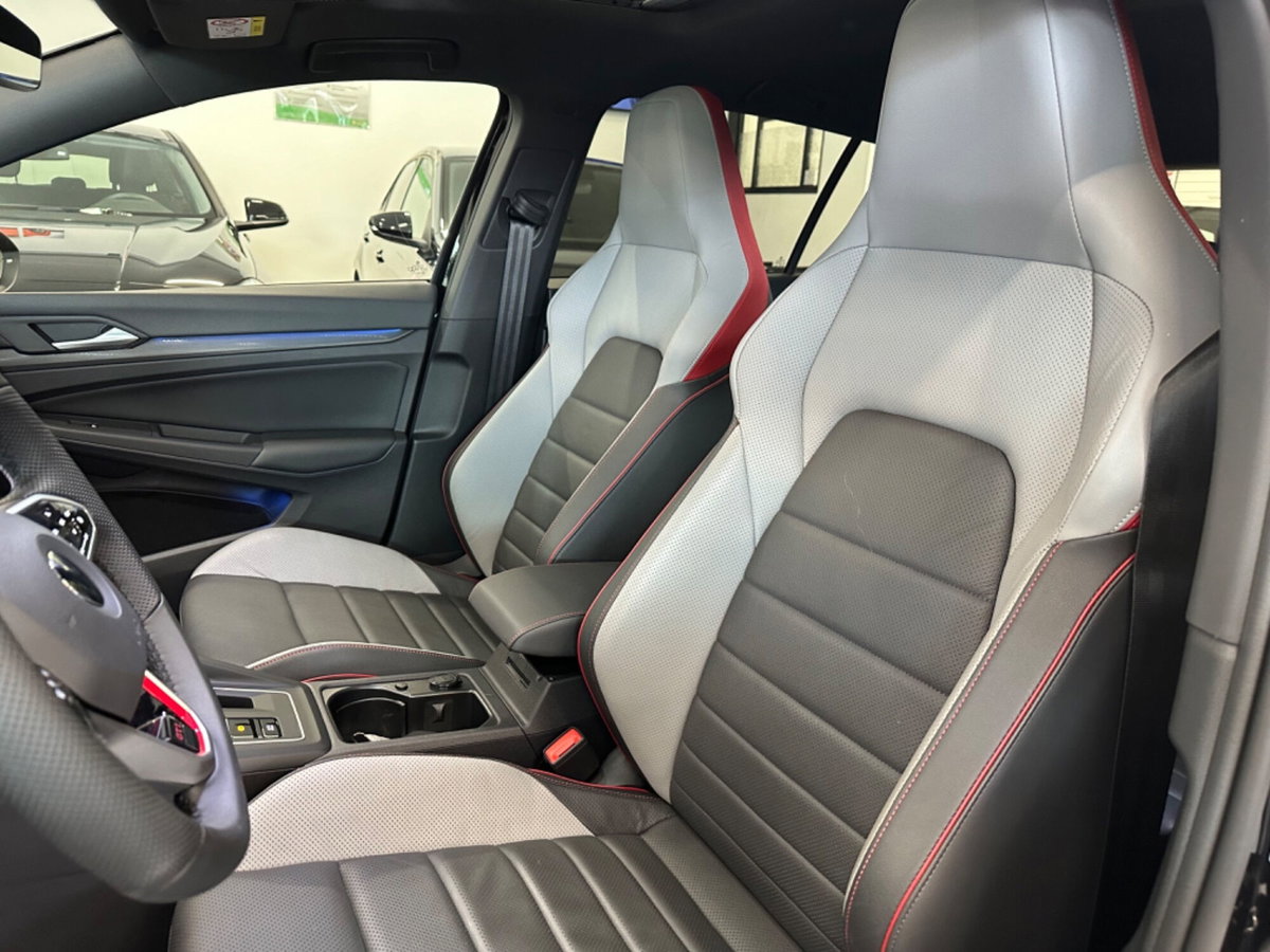 Volkswagen Golf 2.0 TSI GTI (14)