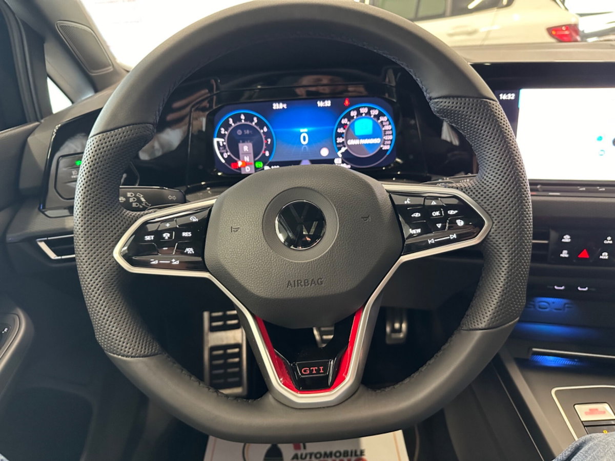 Volkswagen Golf 2.0 TSI GTI (17)
