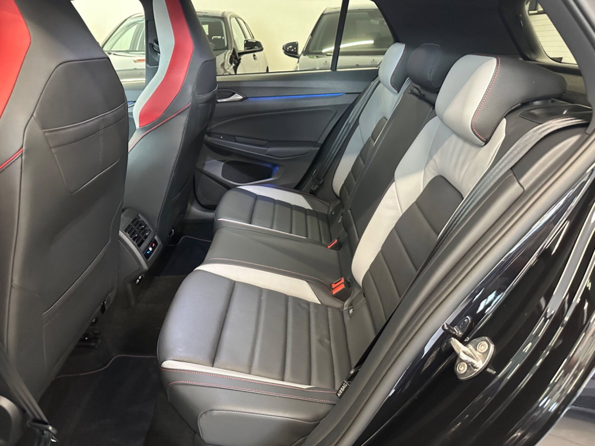 Volkswagen Golf 2.0 TSI GTI (8)