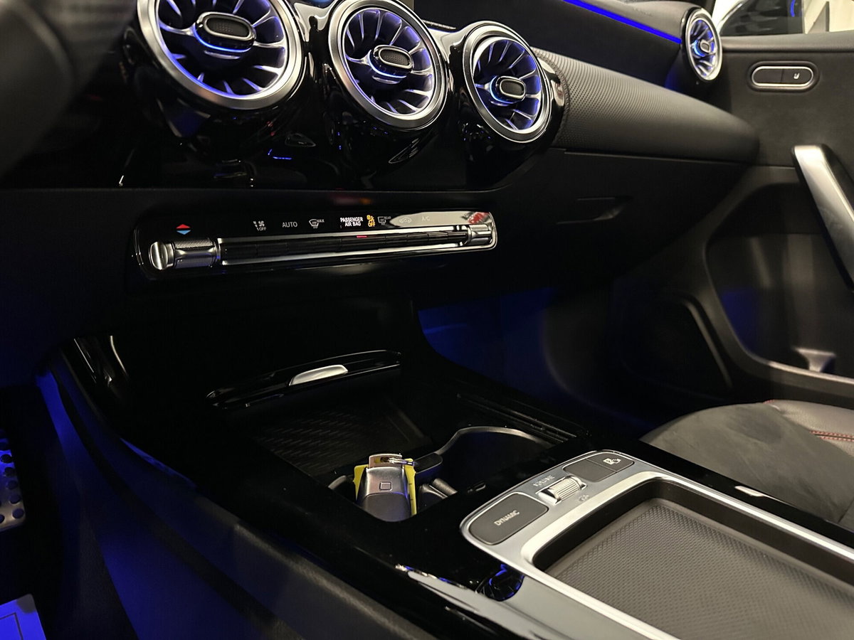 Mercedes-Benz Classe A 200 Automatic Premium (13)