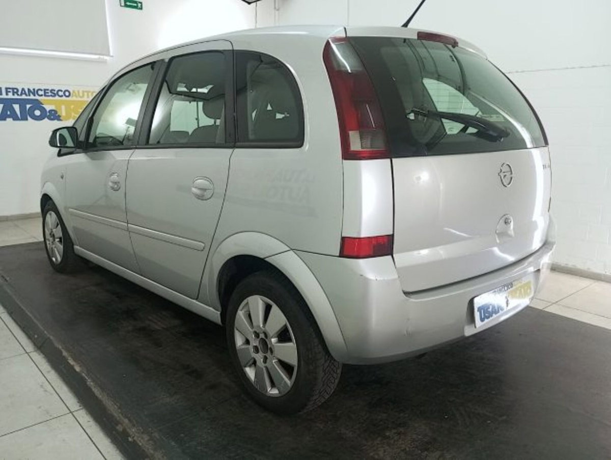 Opel Meriva 1.4 16V Club (2)