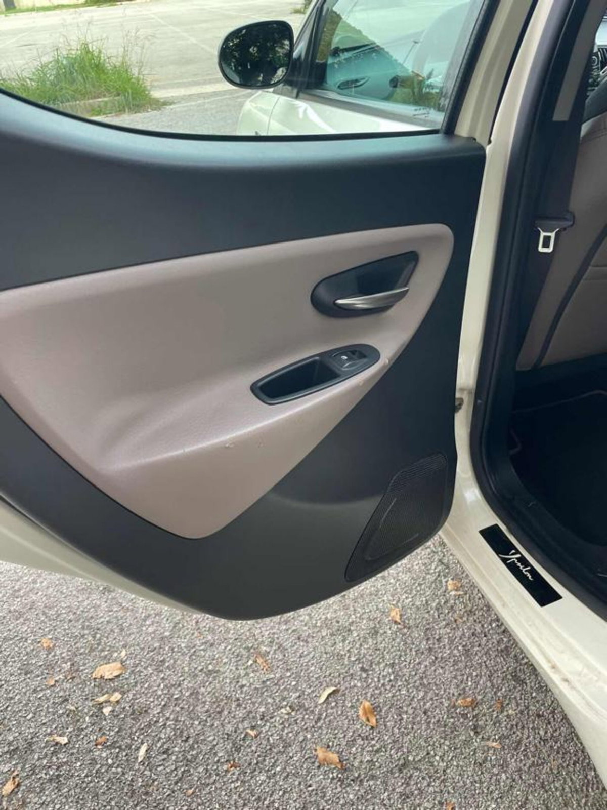 Lancia Ypsilon 1.3 MJT 16V 95 CV 5 porte S&S Elle (12)