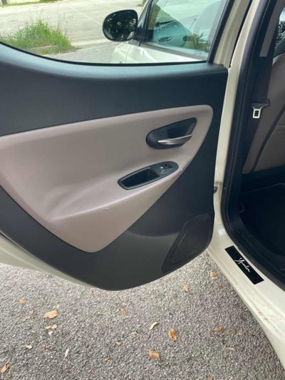 Lancia Ypsilon 1.3 MJT 16V 95 CV 5 porte S&S Elle (12)