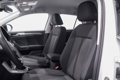Volkswagen T-Roc 1.5 tsi Life dsg (11)
