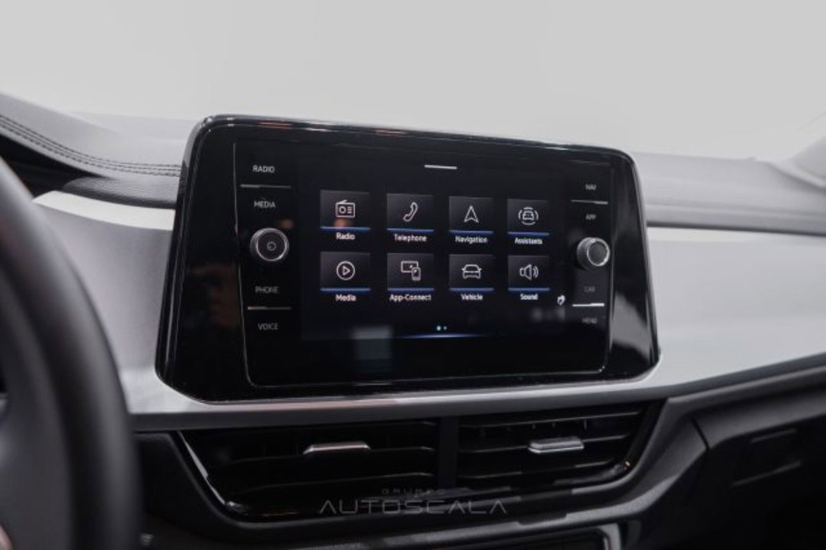 Volkswagen T-Roc 1.5 tsi Life dsg (13)