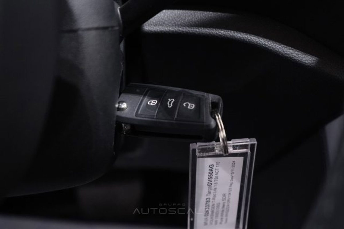 Volkswagen T-Roc 1.5 tsi Life dsg (16)