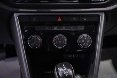 Volkswagen T-Roc 1.5 tsi Life dsg (17)