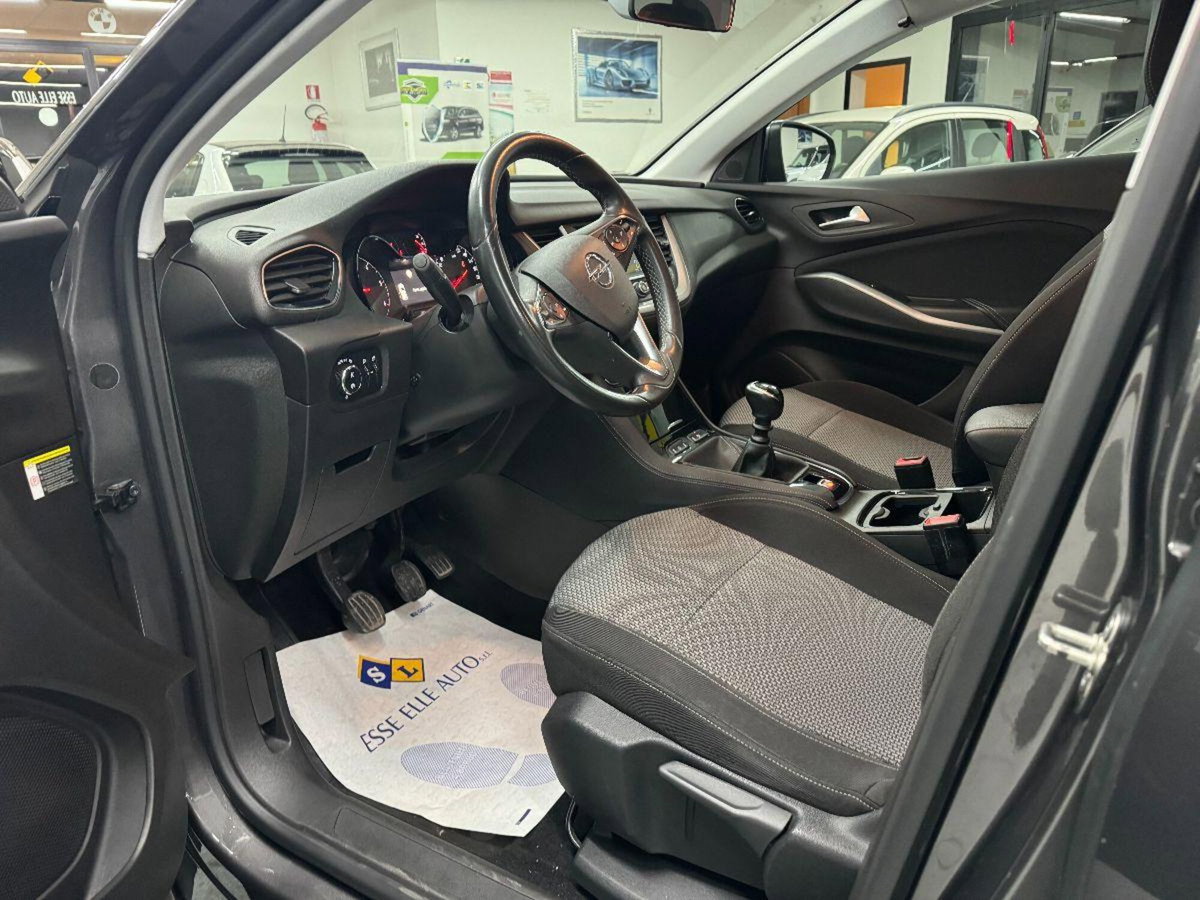 Opel Grandland X 1.5 diesel Ecotec Start&Stop Business (8)