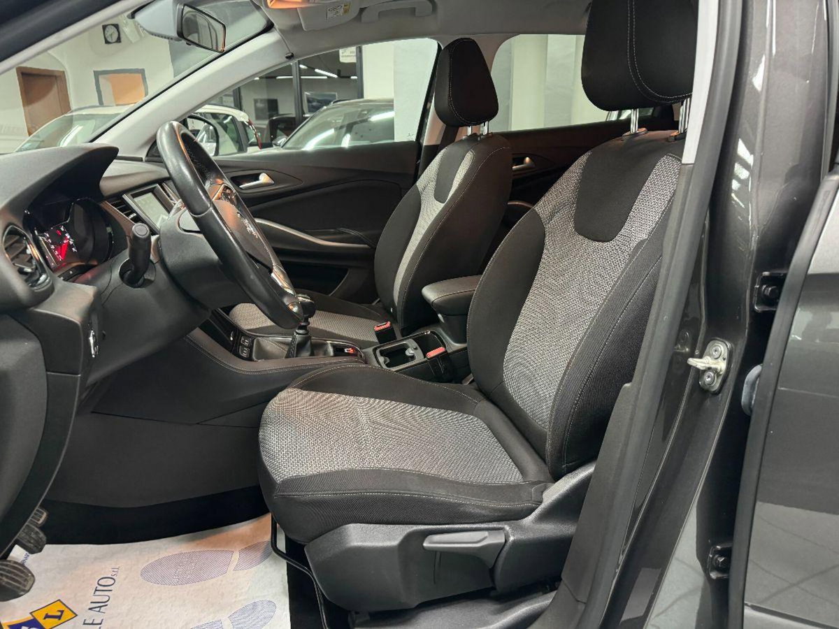Opel Grandland X 1.5 diesel Ecotec Start&Stop Business (9)