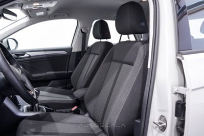 Volkswagen T-Roc 1.0 TSI Life (11)