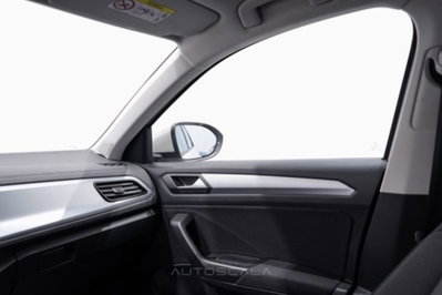 Volkswagen T-Roc 1.0 TSI Life (17)