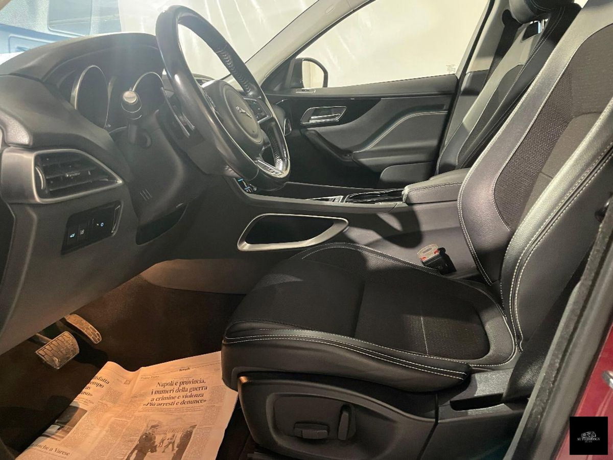 Jaguar F-Pace 2.0 D 180 CV aut. R-Sport (9)