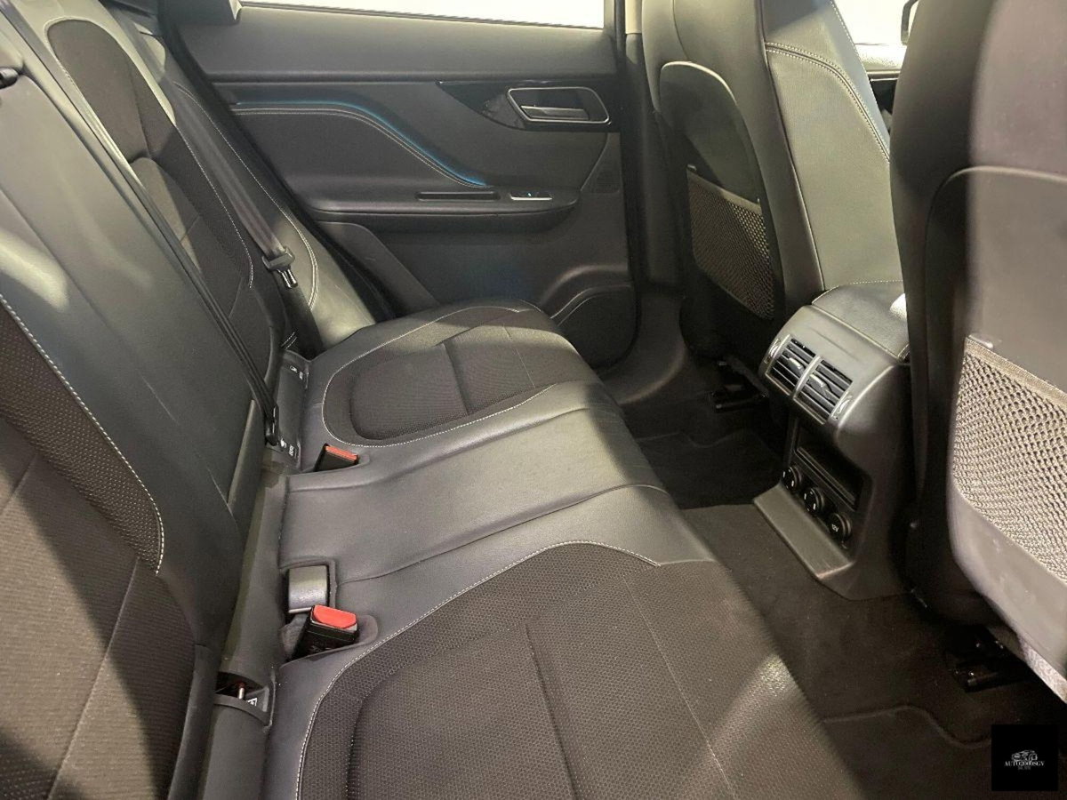 Jaguar F-Pace 2.0 D 180 CV aut. R-Sport (8)