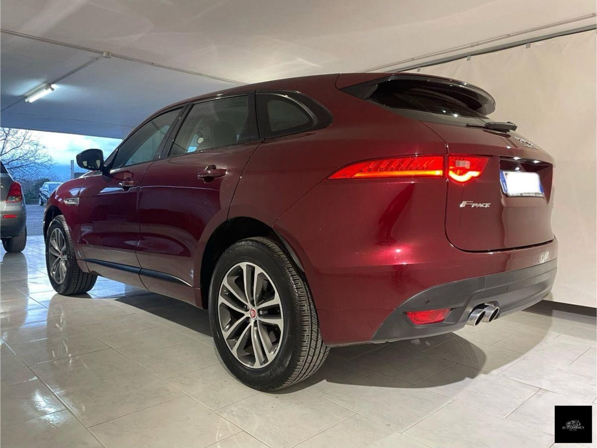 Jaguar F-Pace 2.0 D 180 CV aut. R-Sport (15)