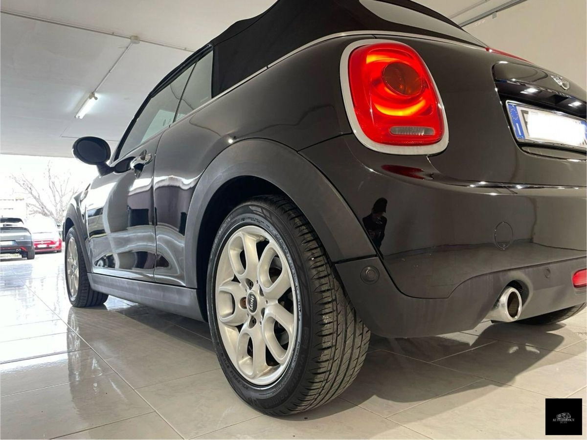 MINI Mini Cabrio 1.5 Cooper D Cabrio (10)