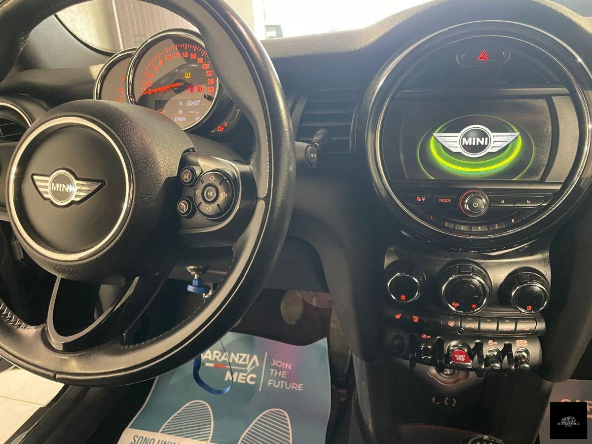 MINI Mini Cabrio 1.5 Cooper D Cabrio (15)