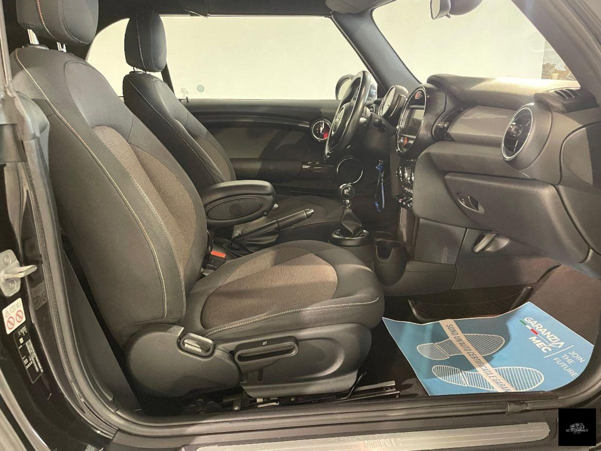 MINI Mini Cabrio 1.5 Cooper D Cabrio (5)