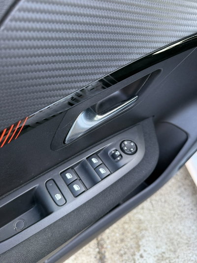 Peugeot 208 PureTech 100 Stop&Start 5 porte Allure (11)