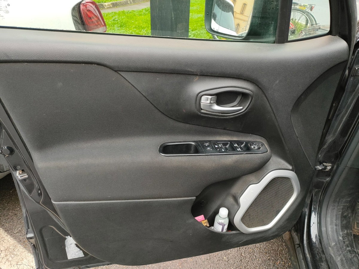 Jeep Renegade 1.6 Mjt 120 CV Longitude (17)