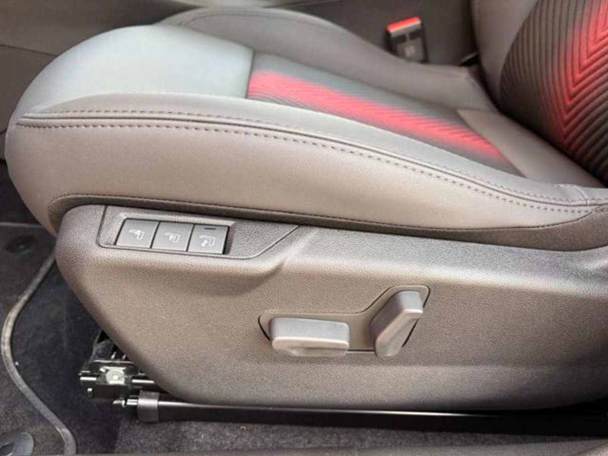 Alfa Romeo Junior elettrica Speciale 156cv (2)