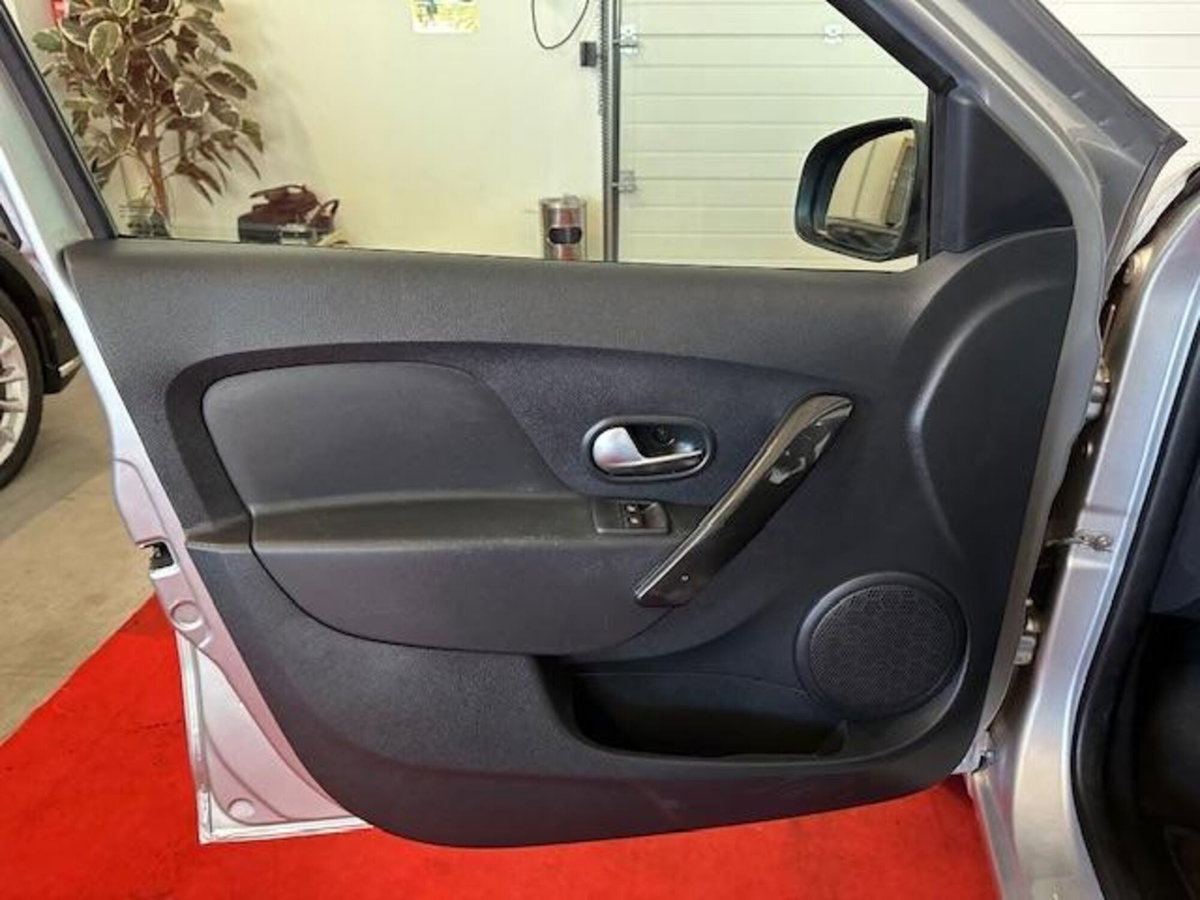 Dacia Sandero 0.9 TCe 12V 90CV Start&Stop Essential (18)