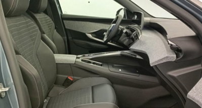 Peugeot 3008 1.2 hybrid Allure Business 145cv e-dcs6 (11)