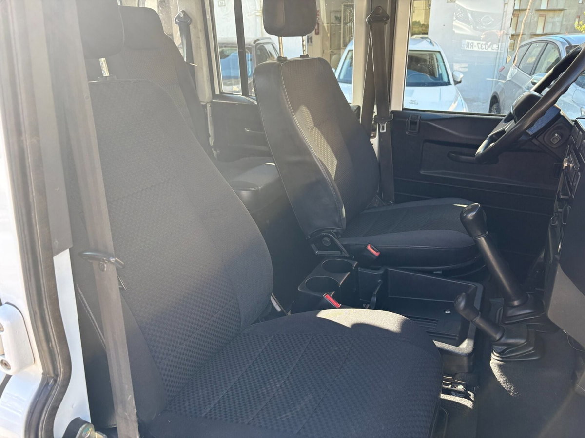 Land Rover Defender 130 2.2 TD4 Chassis Cab E (11)