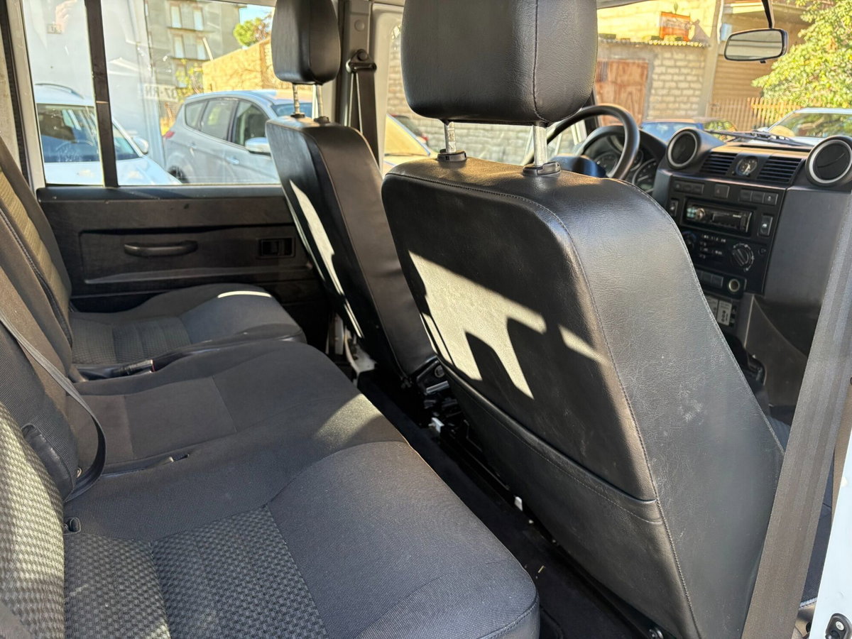 Land Rover Defender 130 2.2 TD4 Chassis Cab E (13)