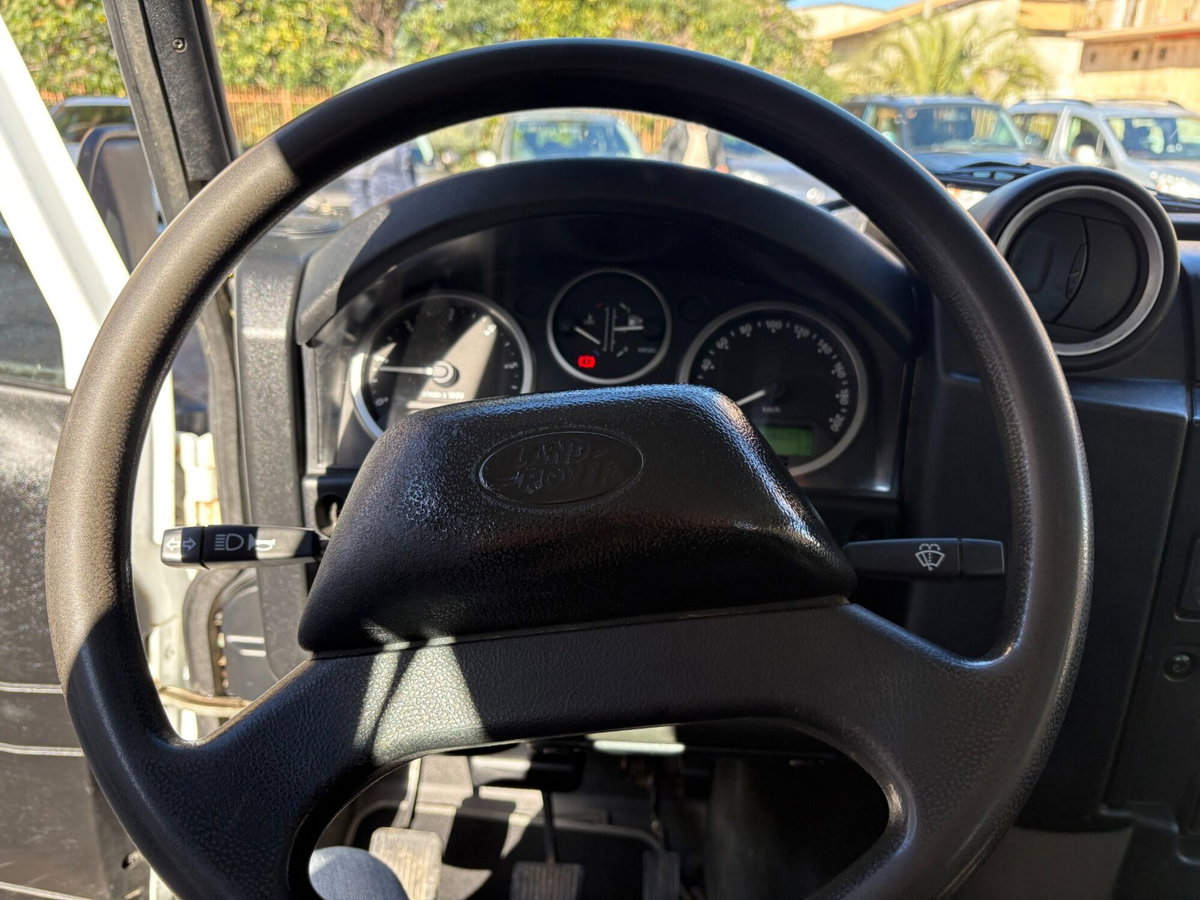Land Rover Defender 130 2.2 TD4 Chassis Cab E (19)