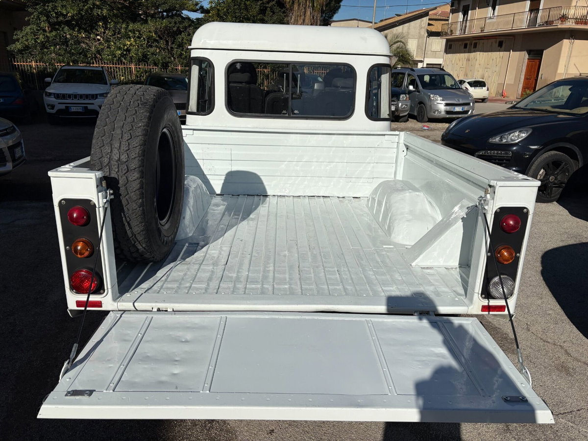 Land Rover Defender 130 2.2 TD4 Chassis Cab E (8)