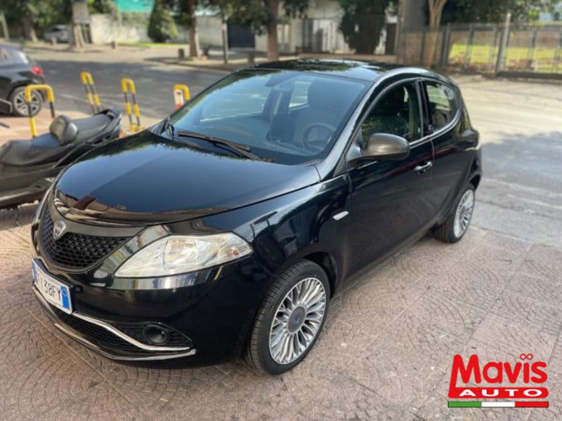 Lancia Ypsilon 1.0 FireFly 5 porte S&S Hybrid Ecochic Gold