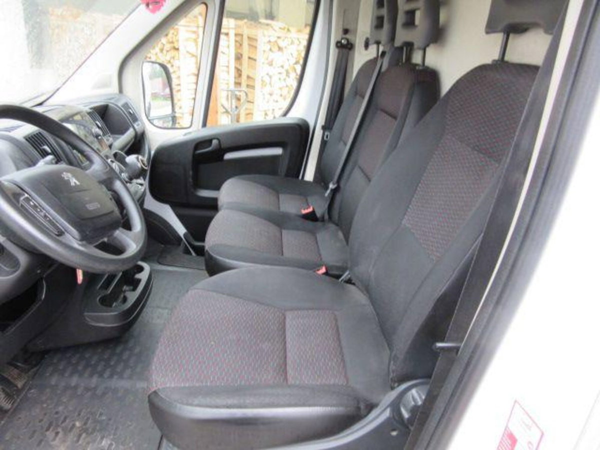Peugeot Boxer Furgone 333 2.2 BlueHDi 140 S&S PM-TM Furgone Premium (4)