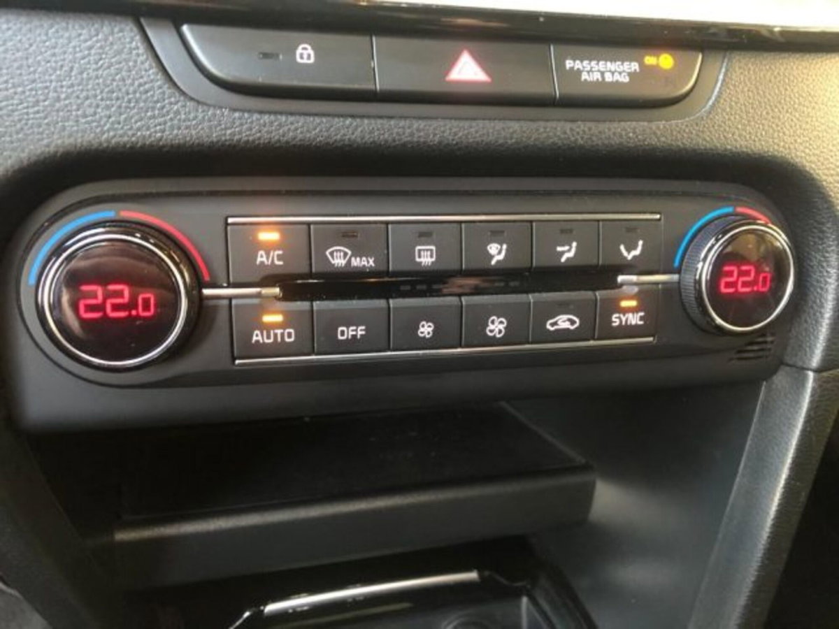 Kia XCeed 1.6 CRDi 136 CV MHEV iMT High Tech (12)