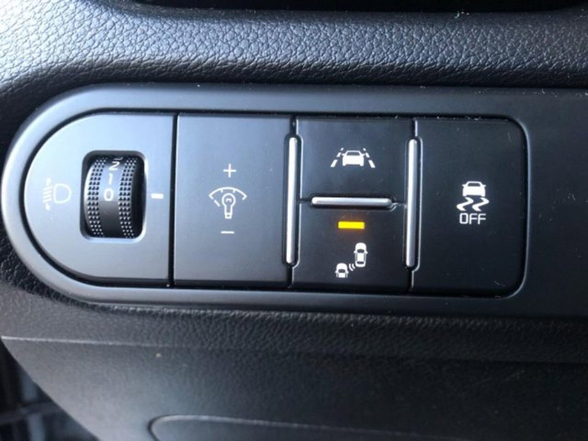 Kia XCeed 1.6 CRDi 136 CV MHEV iMT High Tech (14)