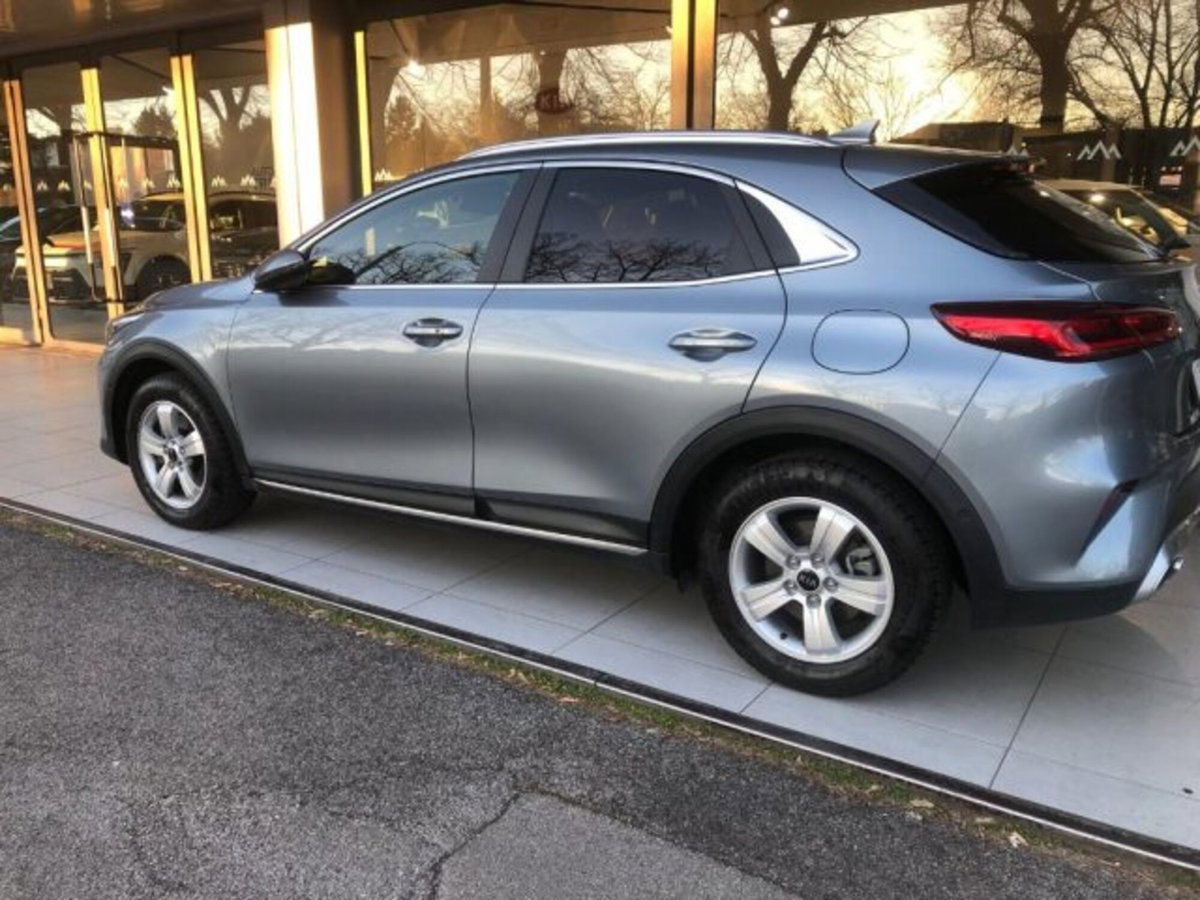 Kia XCeed 1.6 CRDi 136 CV MHEV iMT High Tech (4)