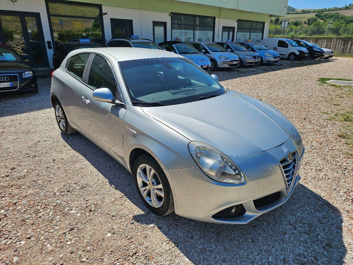 Alfa Romeo Giulietta 1.4 Turbo Distinctive 120cv (12)